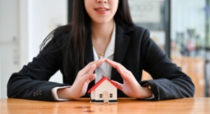 Experienced real estate agent in Nagpur assisting clients with buying and selling properties.